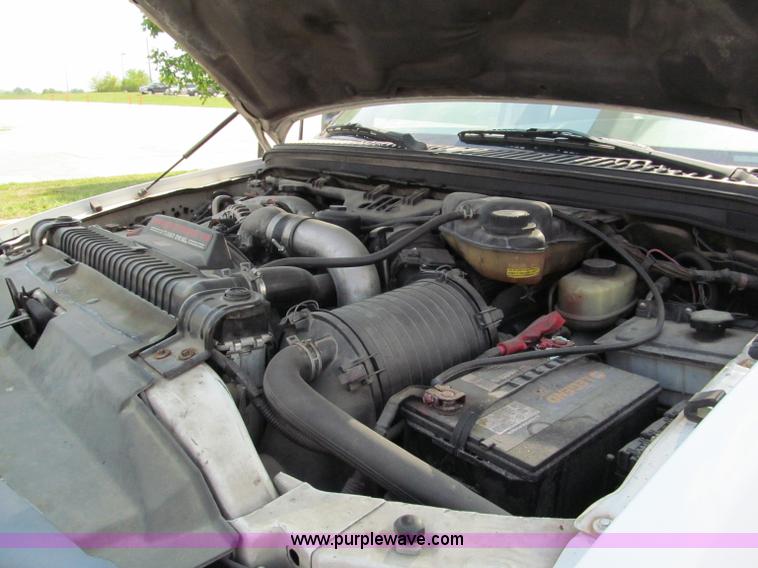 image for item E2147 2003 Ford F550 XL Super Duty bucket truck