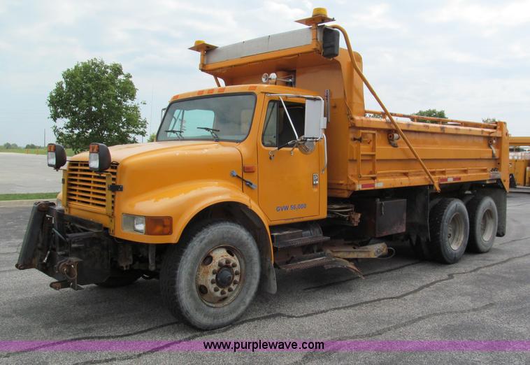 image for item E2148 1999 International 4900 dump truck