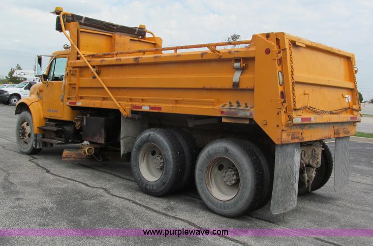 image for item E2148 1999 International 4900 dump truck