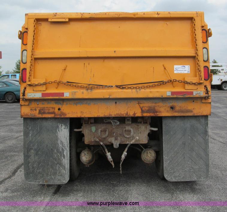 image for item E2148 1999 International 4900 dump truck