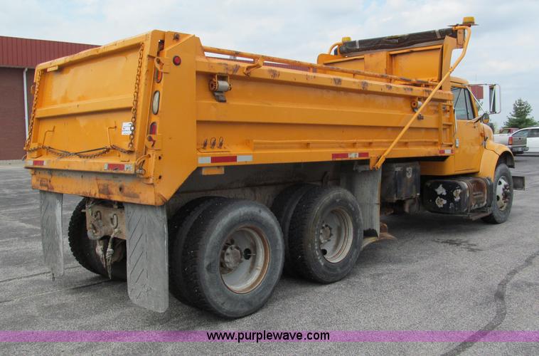 image for item E2148 1999 International 4900 dump truck