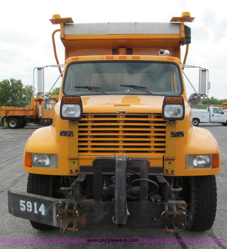 image for item E2148 1999 International 4900 dump truck