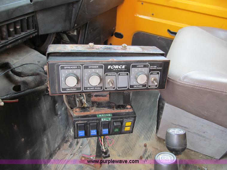 image for item E2148 1999 International 4900 dump truck