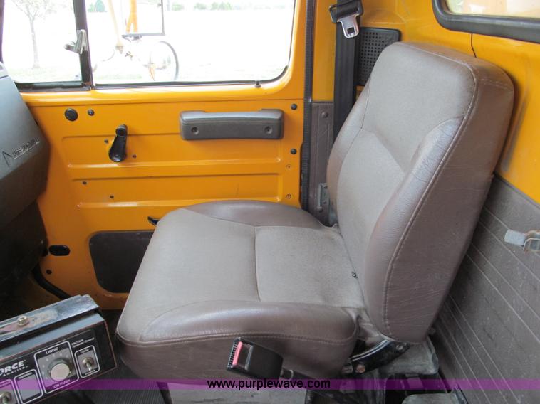 image for item E2148 1999 International 4900 dump truck