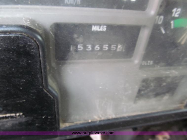 image for item E2148 1999 International 4900 dump truck