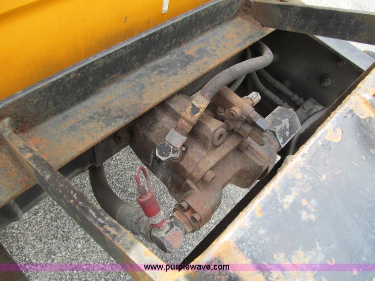 image for item E2148 1999 International 4900 dump truck