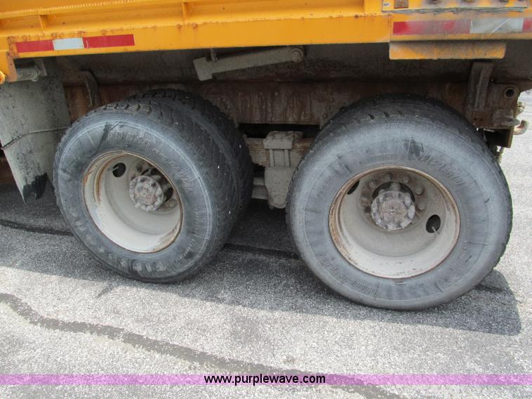 image for item E2148 1999 International 4900 dump truck