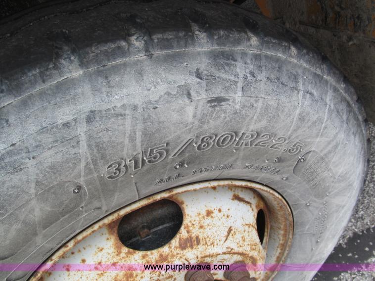 image for item E2148 1999 International 4900 dump truck