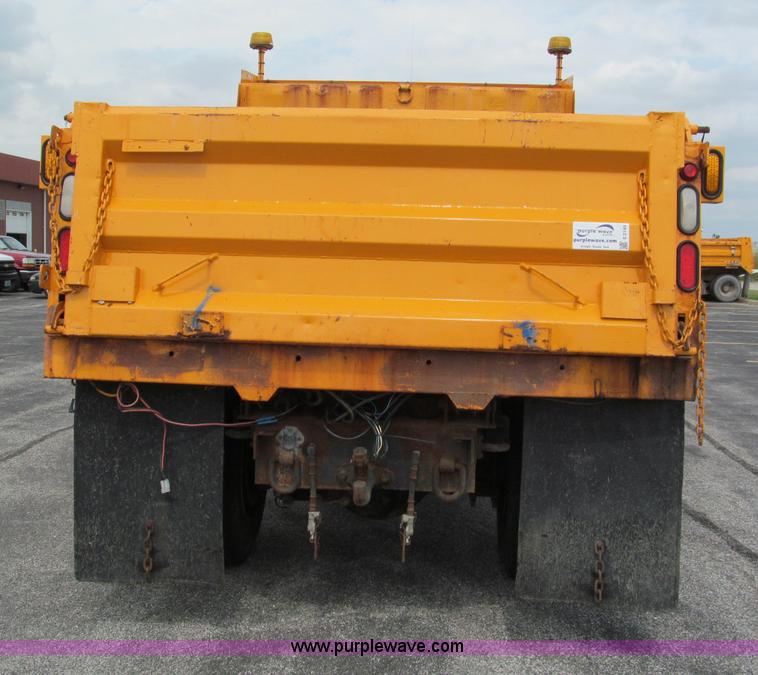 image for item E2149 2001 International 4900 dump truck