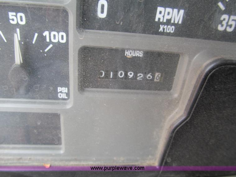 image for item E2149 2001 International 4900 dump truck