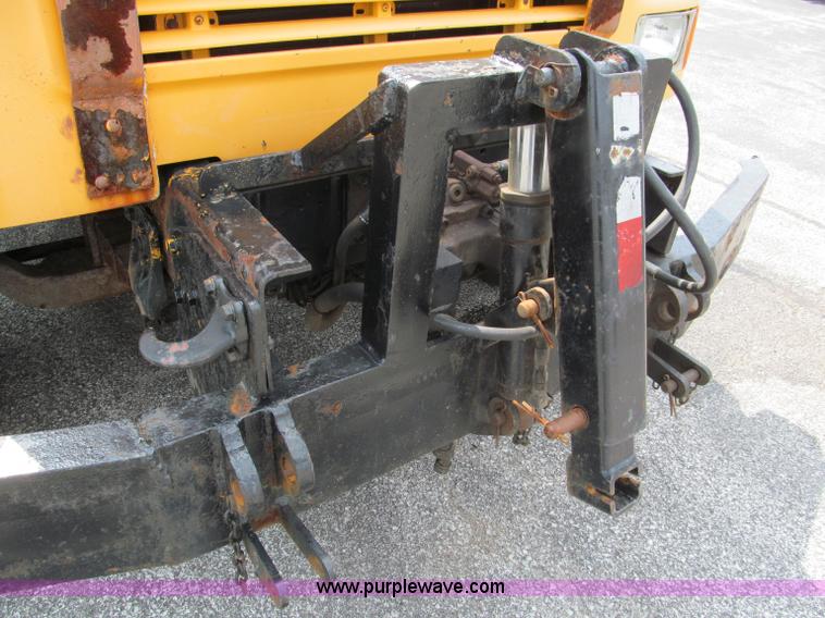 image for item E2149 2001 International 4900 dump truck