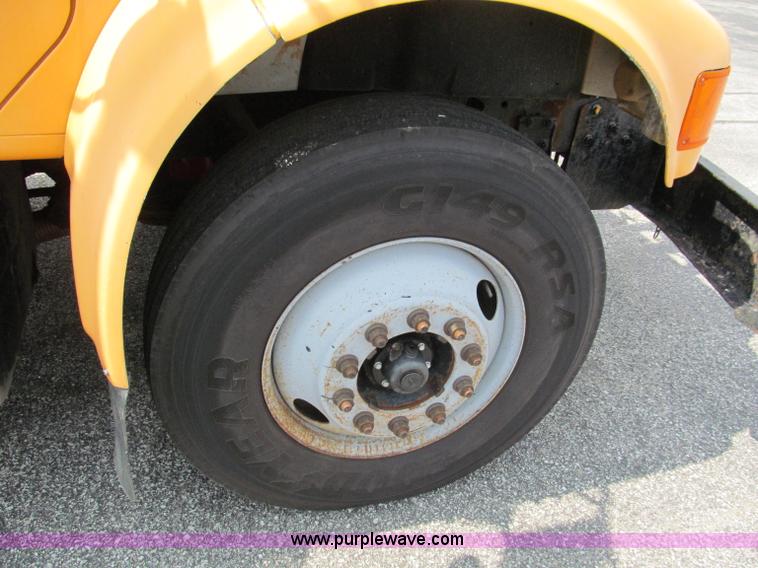 image for item E2149 2001 International 4900 dump truck