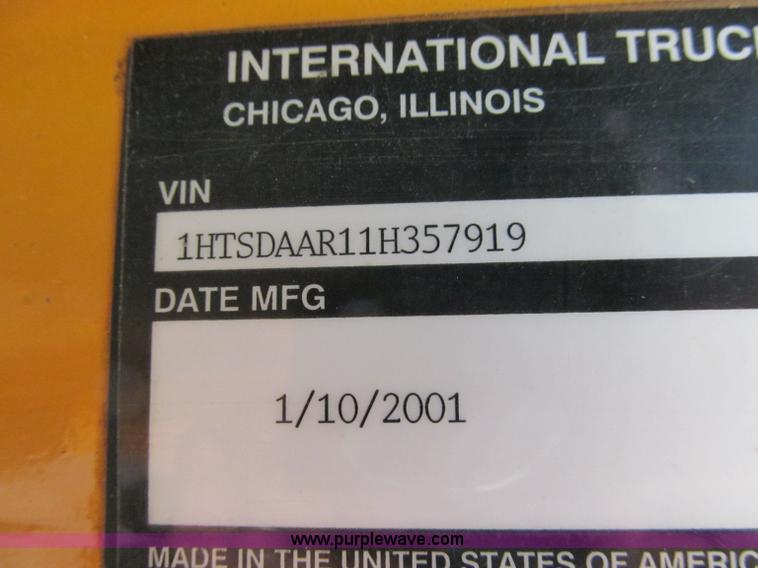 image for item E2149 2001 International 4900 dump truck