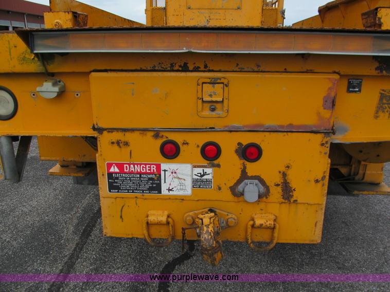 image for item E2150 1998 International 4900 bucket/digger derrick truck