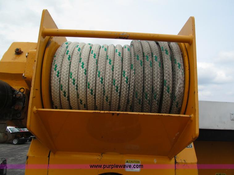 image for item E2150 1998 International 4900 bucket/digger derrick truck