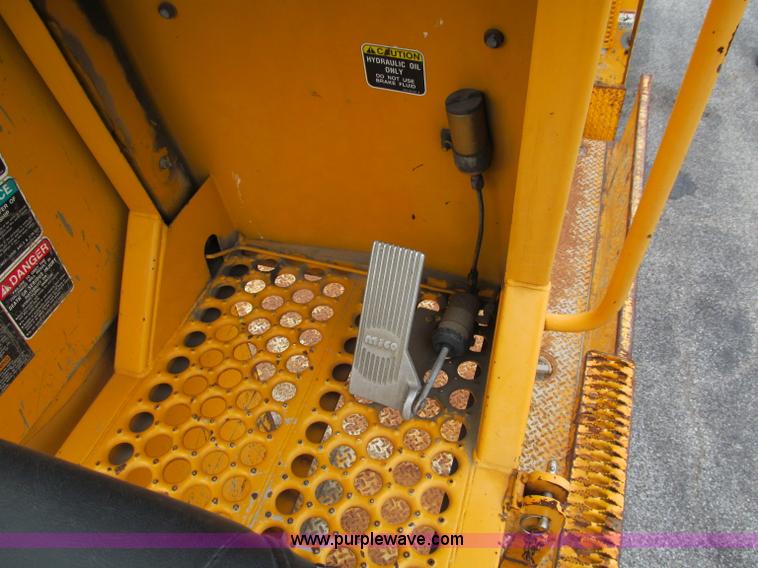 image for item E2150 1998 International 4900 bucket/digger derrick truck