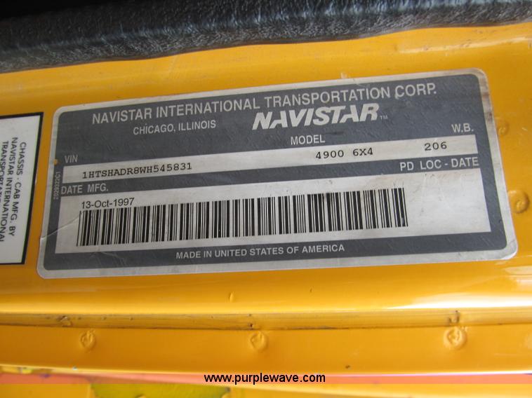 image for item E2150 1998 International 4900 bucket/digger derrick truck