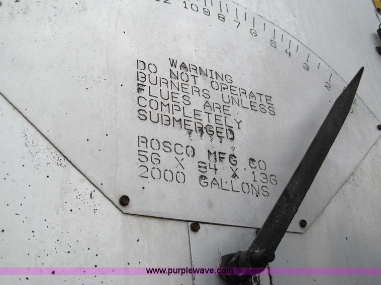 image for item E2151 1998 International 4900 oil distributor truck