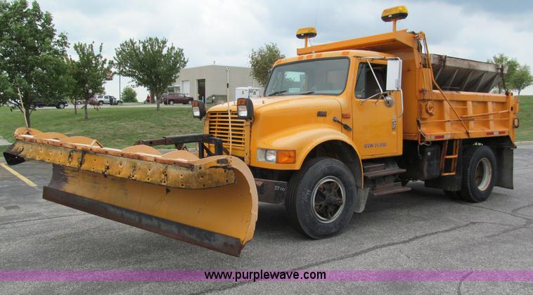 image for item E2152 1996 International 4900 dump truck