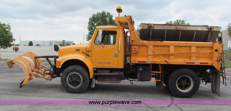 image for item E2152 1996 International 4900 dump truck