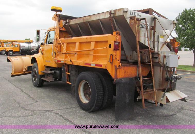 image for item E2152 1996 International 4900 dump truck