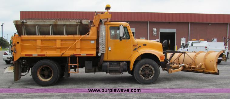 image for item E2152 1996 International 4900 dump truck