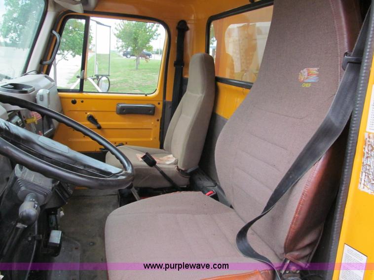 image for item E2152 1996 International 4900 dump truck