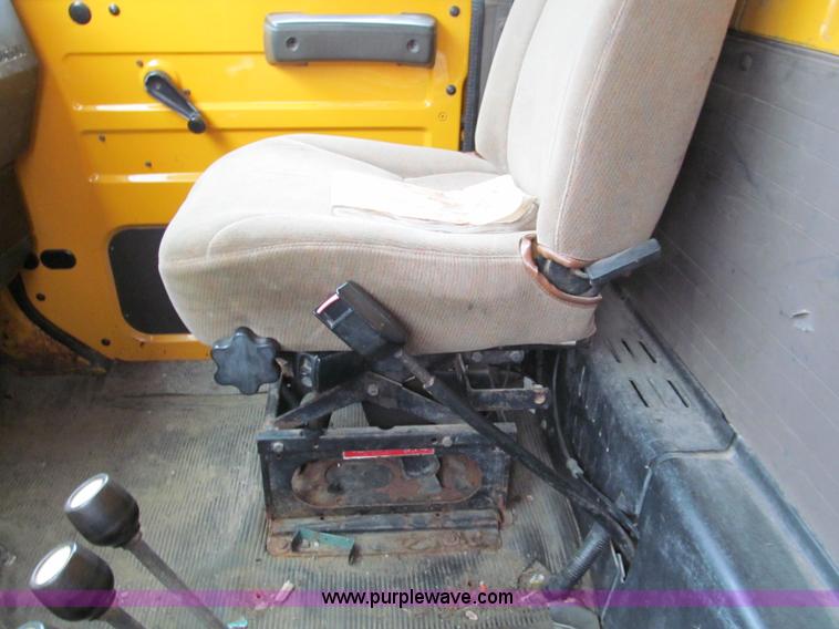 image for item E2152 1996 International 4900 dump truck