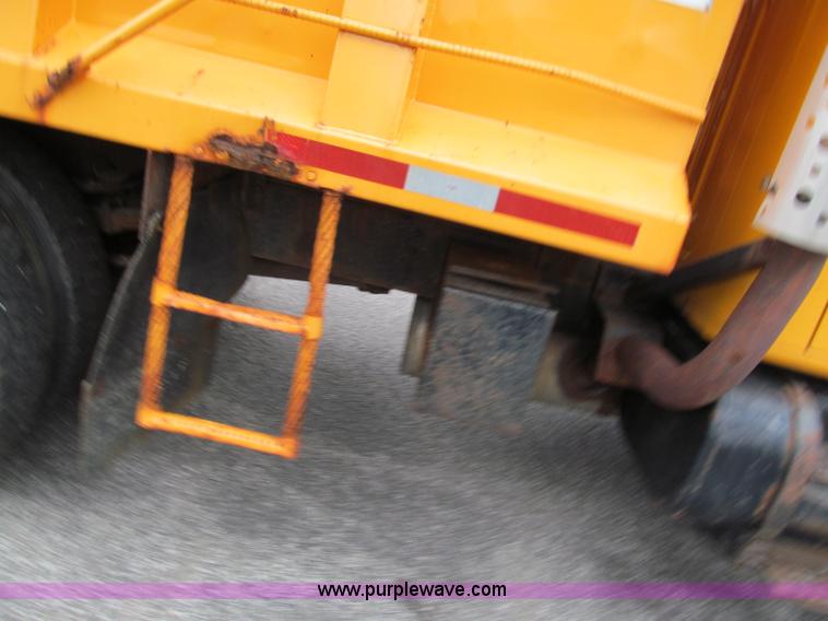 image for item E2152 1996 International 4900 dump truck