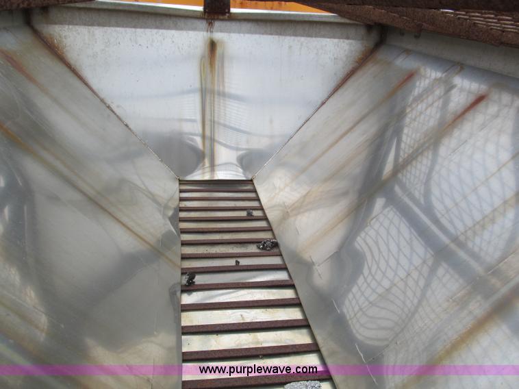 image for item E2152 1996 International 4900 dump truck