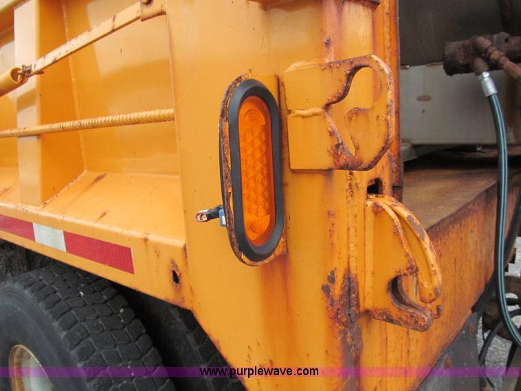 image for item E2152 1996 International 4900 dump truck