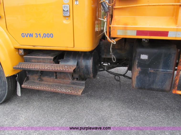 image for item E2152 1996 International 4900 dump truck