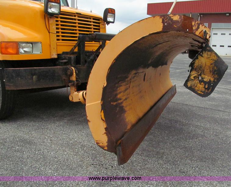 image for item E2152 1996 International 4900 dump truck