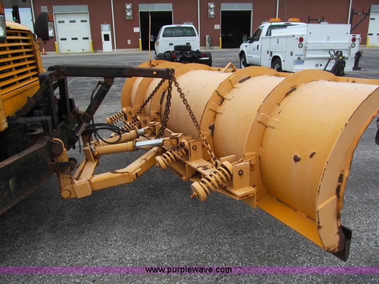 image for item E2152 1996 International 4900 dump truck