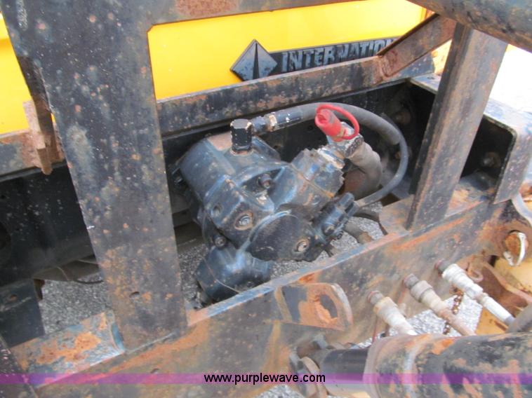 image for item E2152 1996 International 4900 dump truck