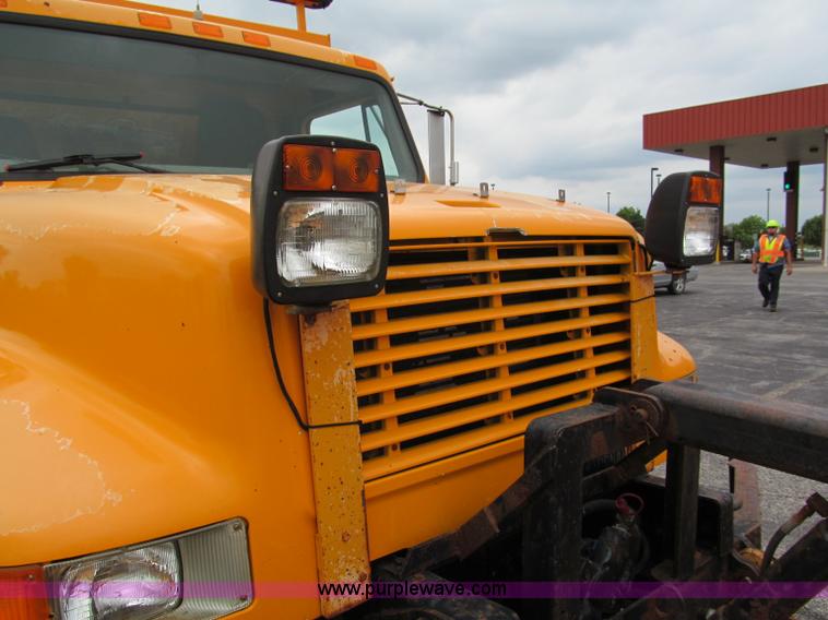 image for item E2152 1996 International 4900 dump truck