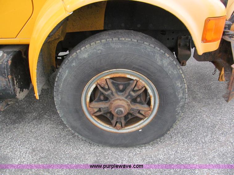 image for item E2152 1996 International 4900 dump truck