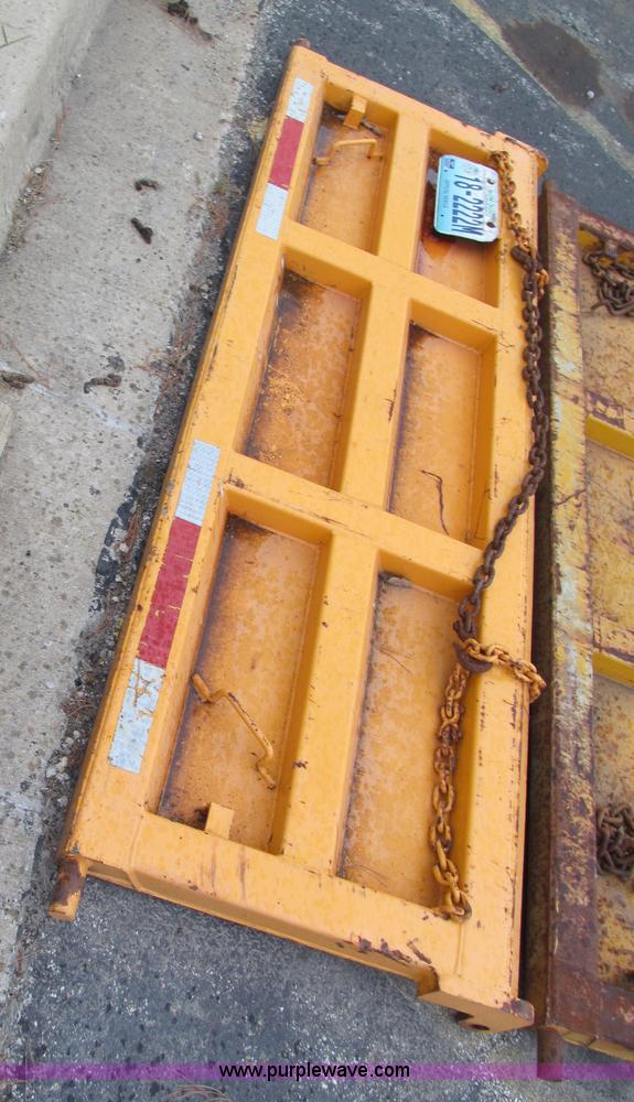 image for item E2152 1996 International 4900 dump truck