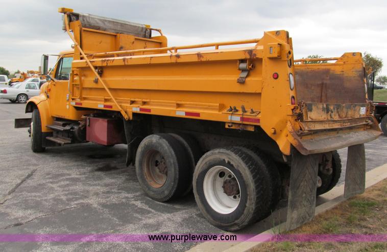image for item E2154 1999 International 4900 dump truck