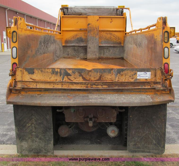 image for item E2154 1999 International 4900 dump truck