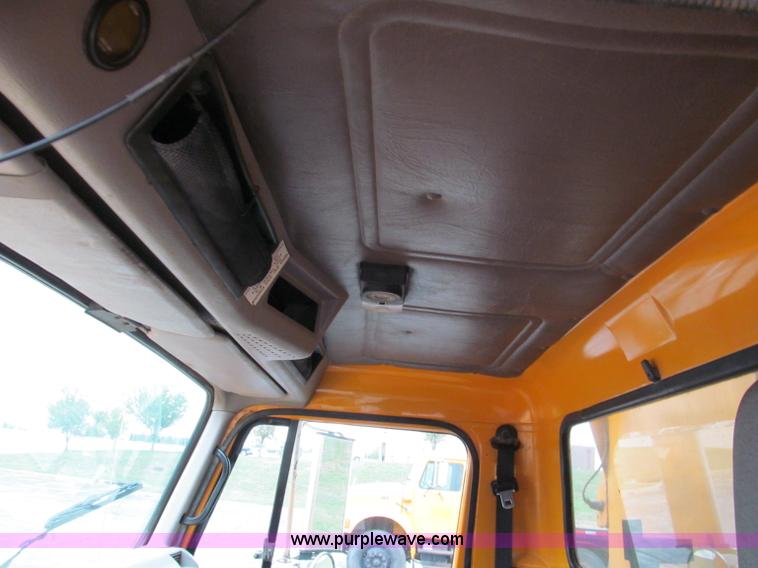 image for item E2154 1999 International 4900 dump truck