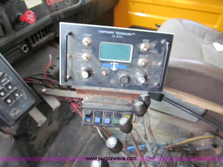 image for item E2154 1999 International 4900 dump truck