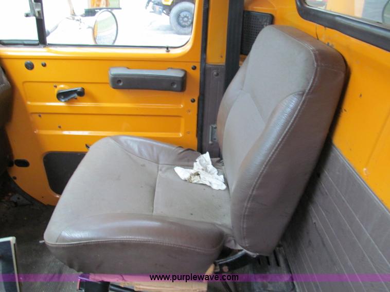 image for item E2154 1999 International 4900 dump truck