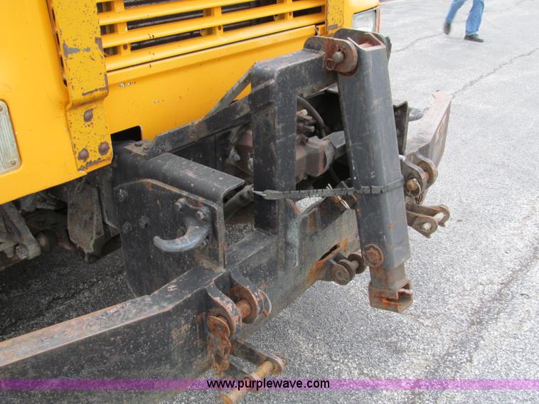image for item E2154 1999 International 4900 dump truck