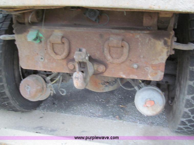 image for item E2154 1999 International 4900 dump truck