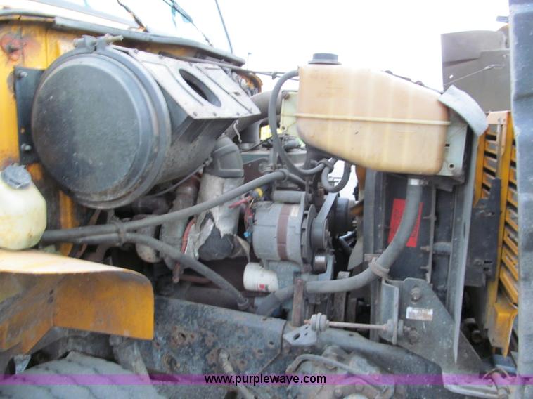 image for item E2154 1999 International 4900 dump truck
