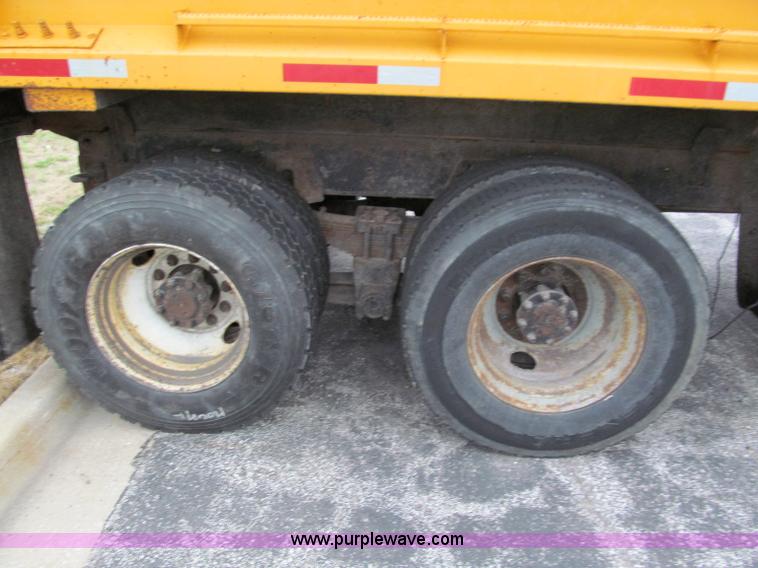 image for item E2154 1999 International 4900 dump truck