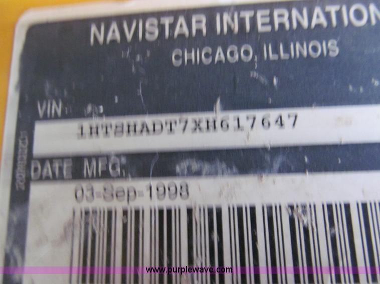 image for item E2154 1999 International 4900 dump truck