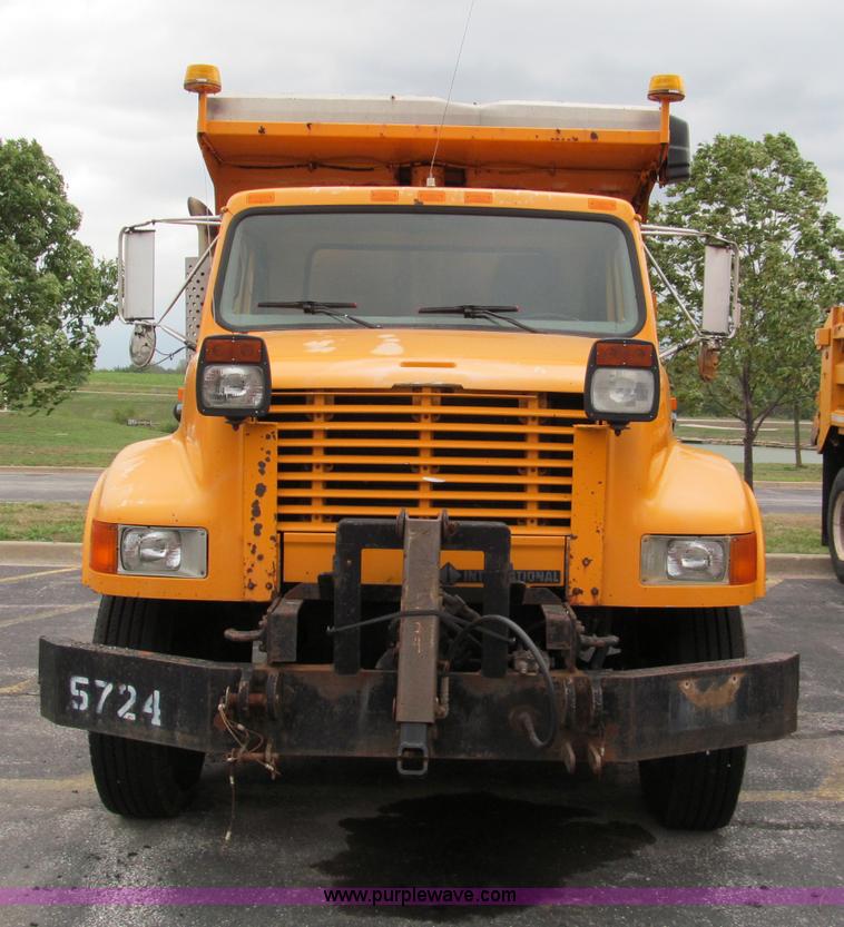 image for item E2155 1998 International 4900 dump truck