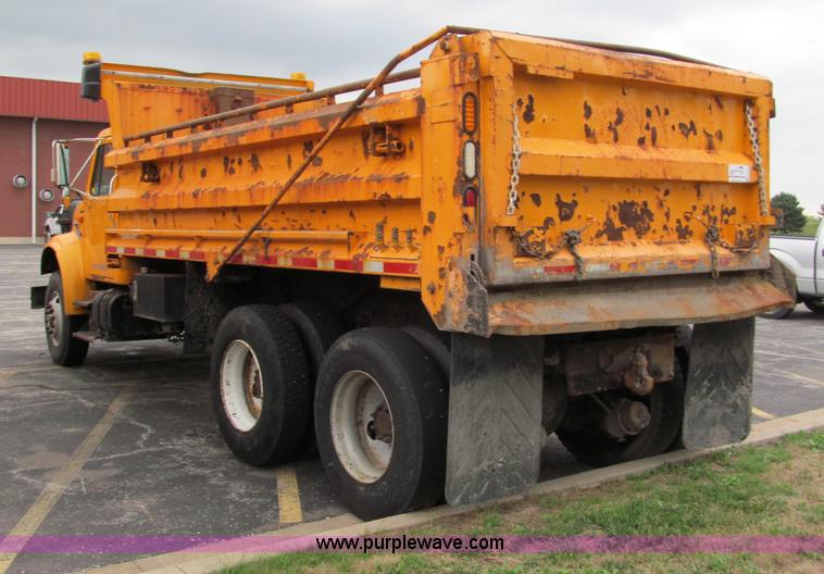 image for item E2155 1998 International 4900 dump truck